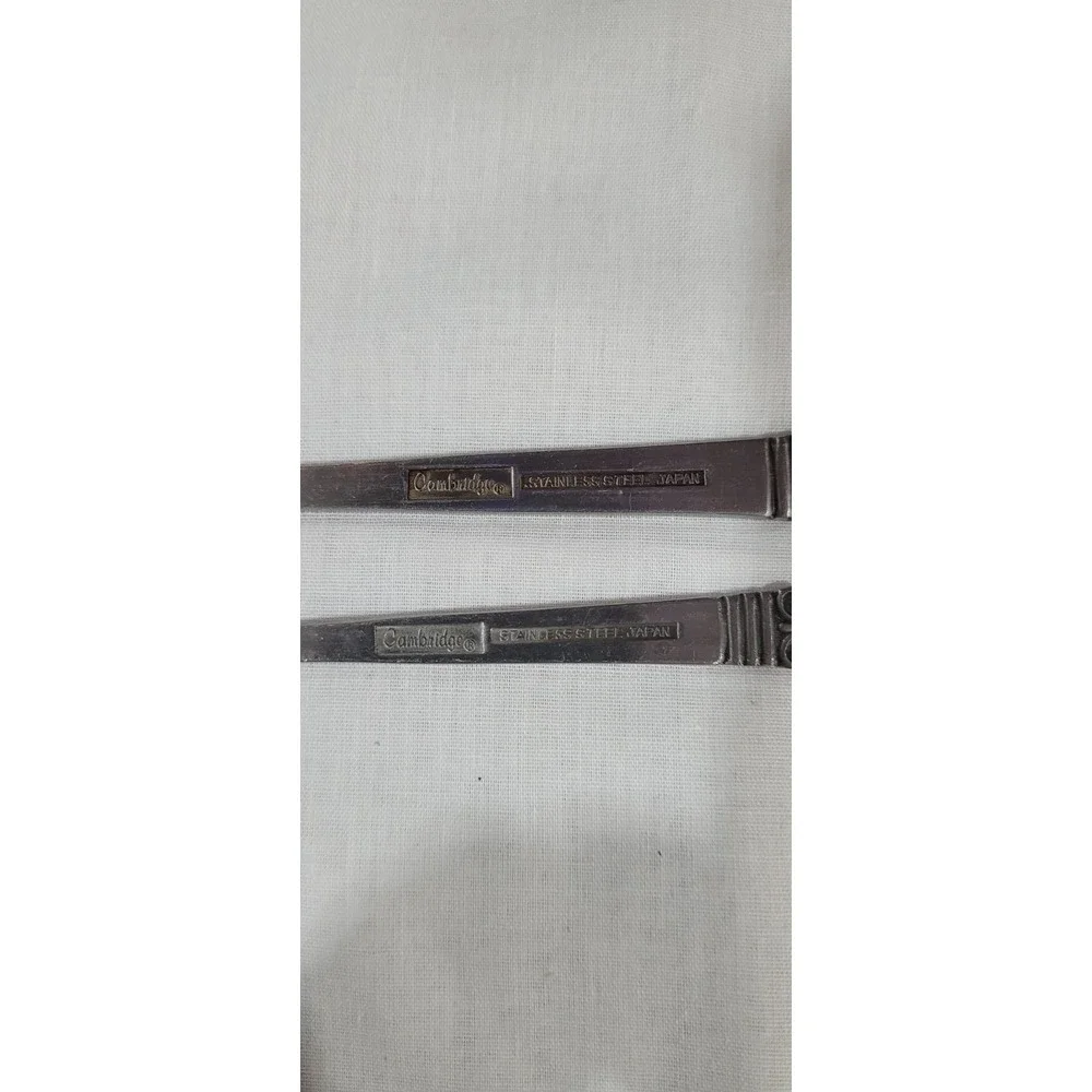 Set of 5 unknown SCROLL & LINE TOP satin TEASPOON BY CAMBRIDGE STAINLESS